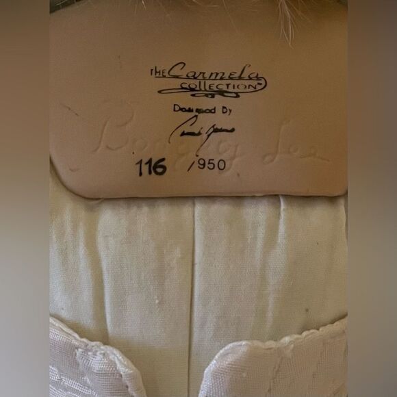 RARE! THE CARMELA COLLECTION VINTAGE PORCELAIN BRIDAL DOLL LIMITED EDITION - Picture 12 of 17
